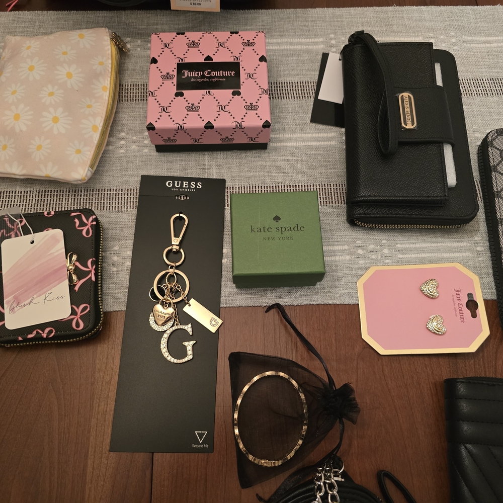 October Birthday Bag Game!! Pick a Number, Every Bag a Winner! One Grand Prize!! - Picture 10 of 16